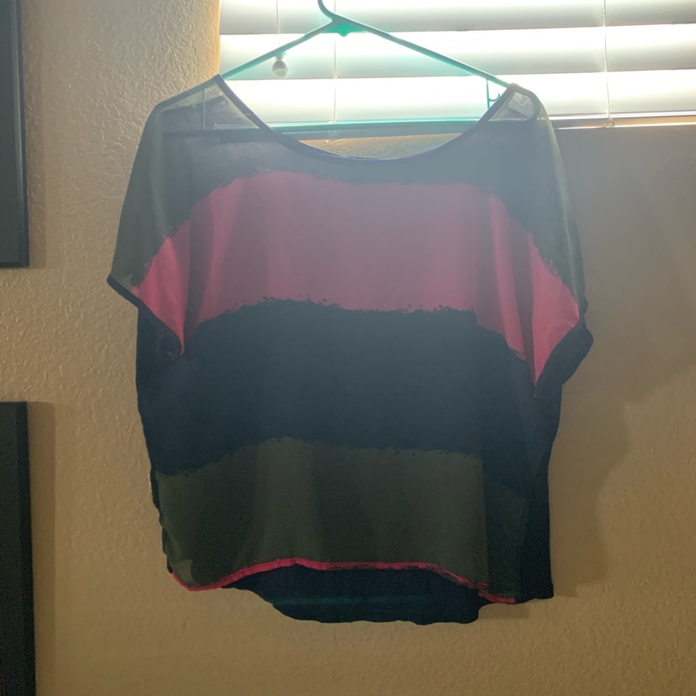 Patterned top